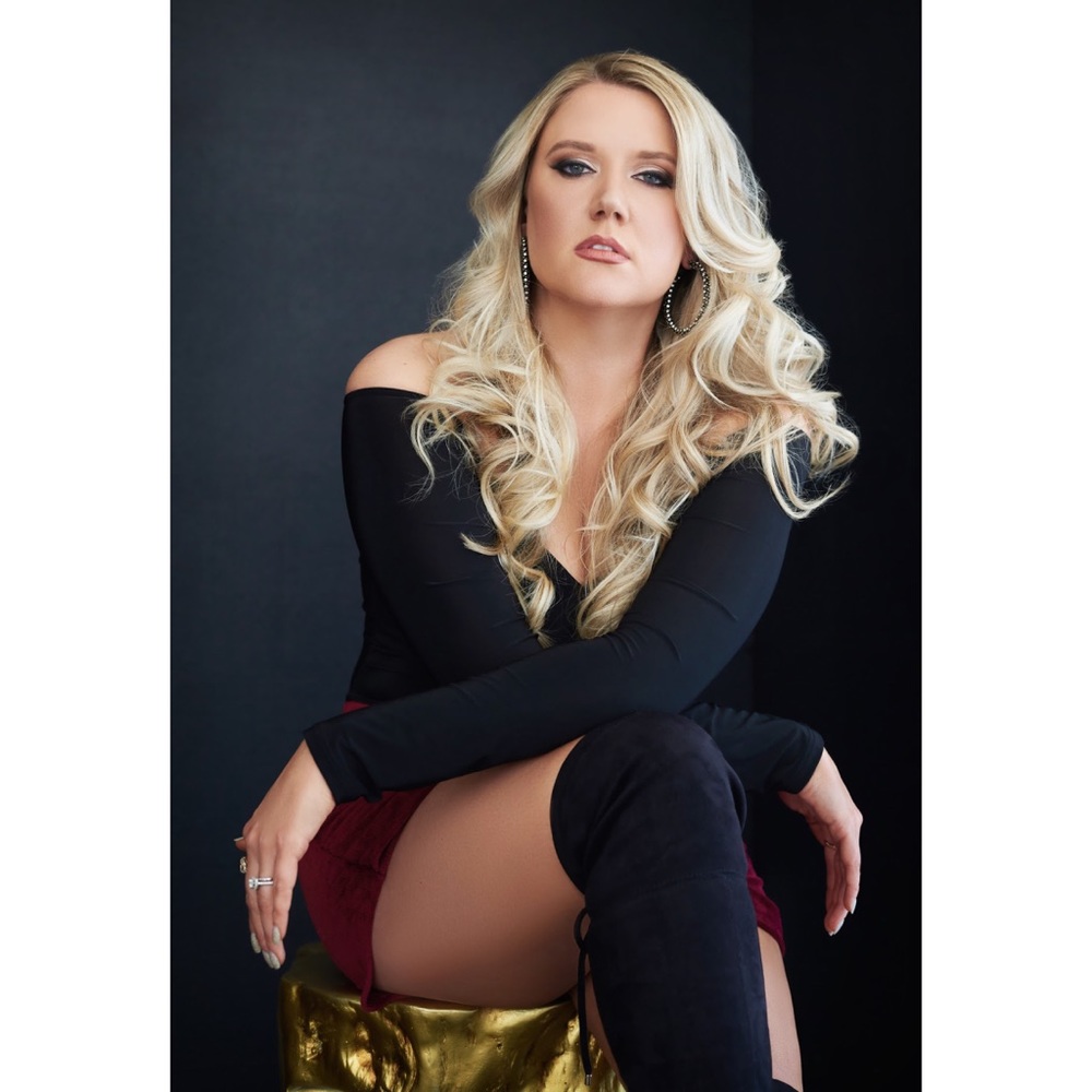 MEET YOUR TOP RATED SELLER 👸🏼❤️